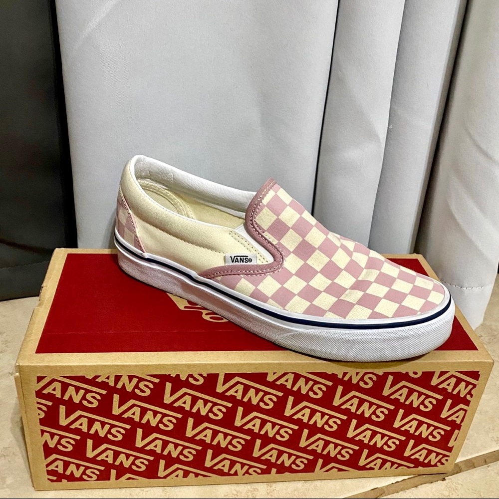 Classic Slip-On Vans- Pink Checkerboard
